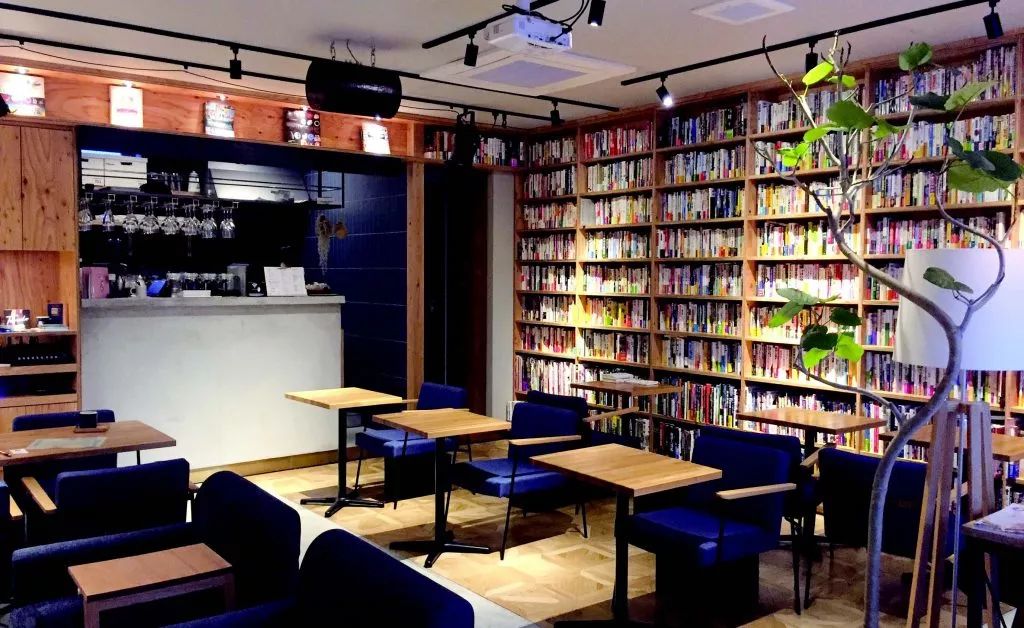 逛逛东京的街角书店，这里不是只卖书而是对生活的品味与认同