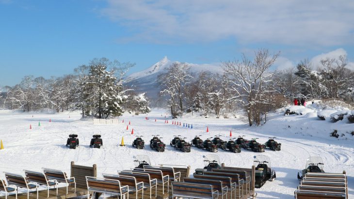 【2026年最新】北海道函馆「大沼公园」冬季玩乐攻略！冰钓公鱼、冰上摩托车、大沼函馆冰雪节