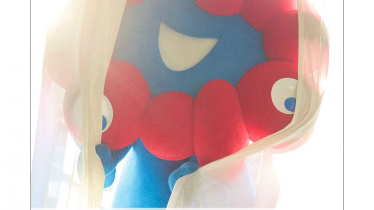 大阪世博吉祥物脉脉迈向「国际巨星」之路！首本写真集4月开卖，冲绳外景照＋随书小卡吸睛登场