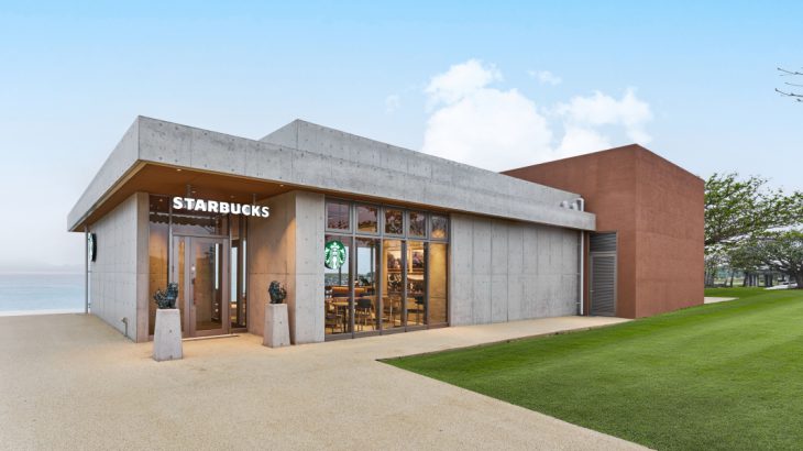 【冲绳新景点】星巴克冲绳名护海景门市开幕！步行直达海滩、绝美无敌海景＋限定水果星冰乐