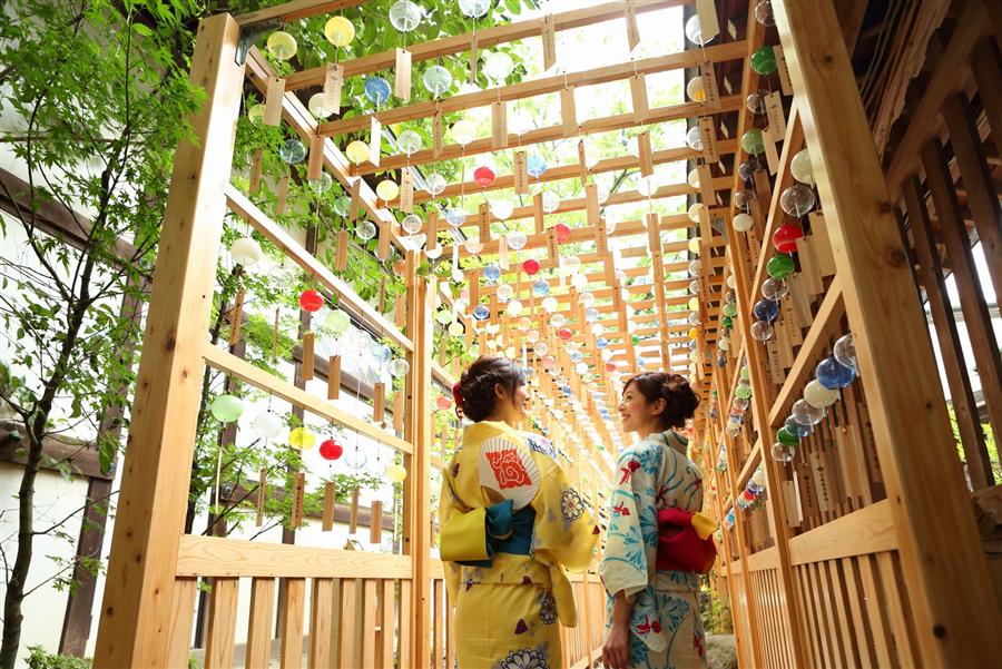 【关东必去】川越冰川神社夏日结缘风铃祭，让色彩缤纷的风铃回廊传达心愿